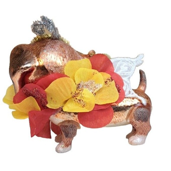 December Diamonds 79-80744 Dachshund Dog 4" Glass Christmas Ornament w/ Bow - Picture 2 of 2